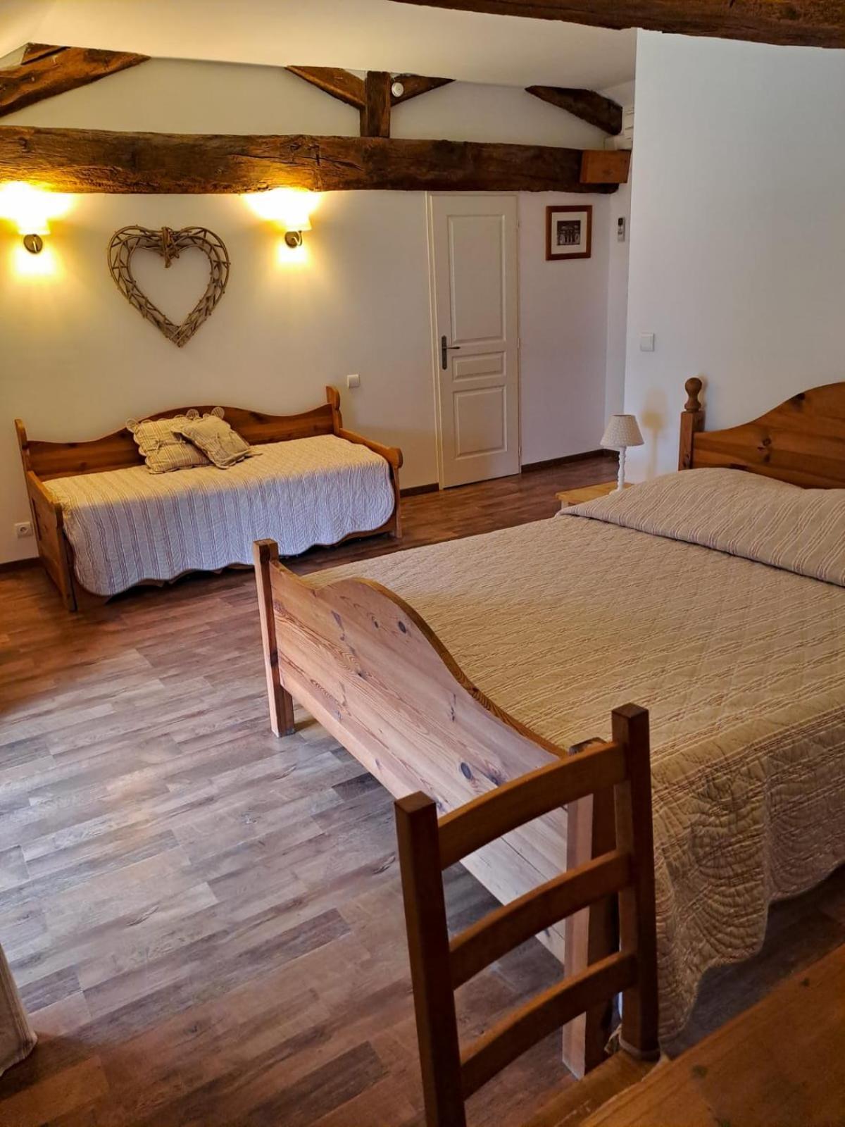 Le Moulin Du Fay Bed & Breakfast Villemotier Exterior photo