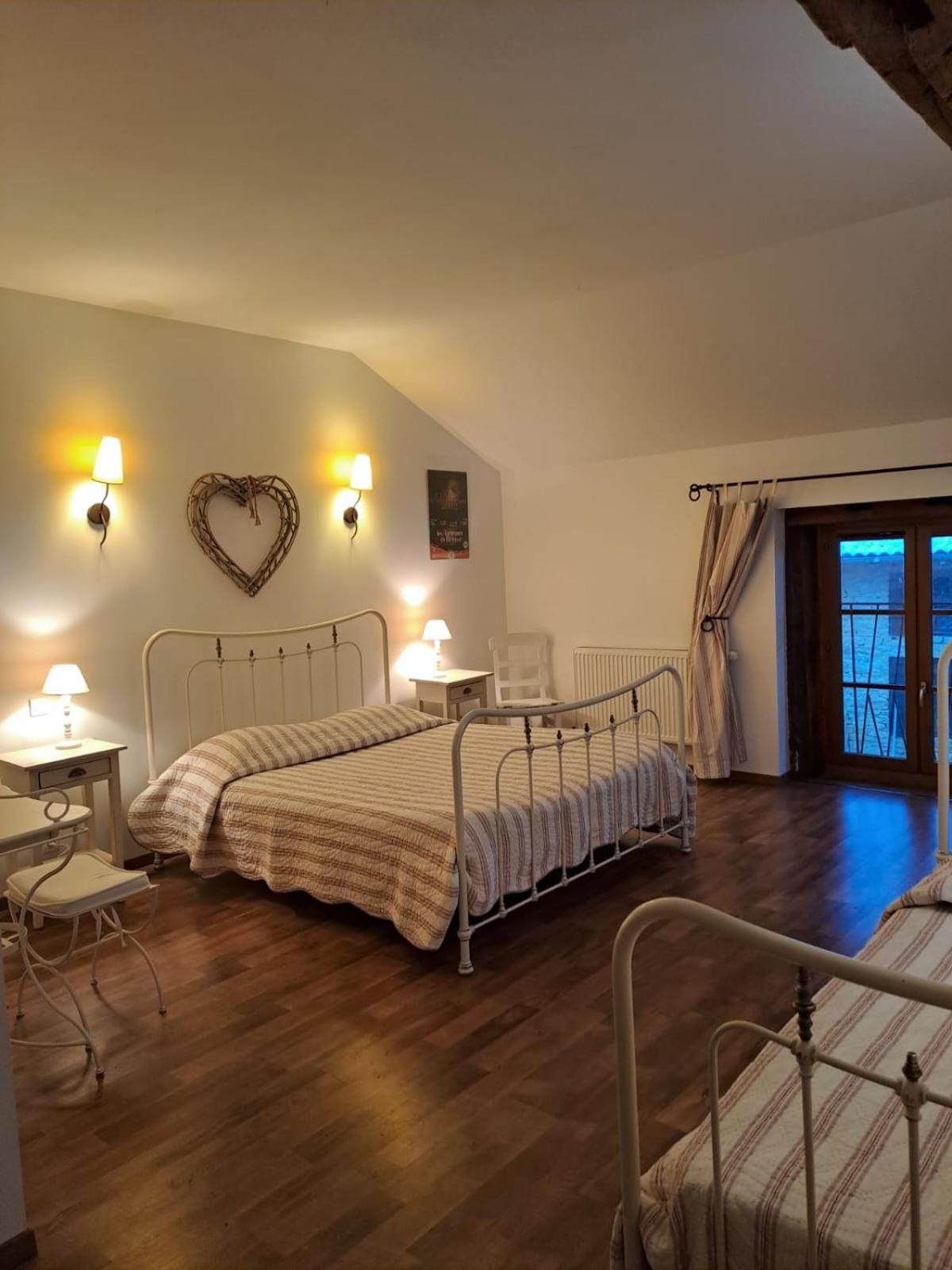 Le Moulin Du Fay Bed & Breakfast Villemotier Exterior photo